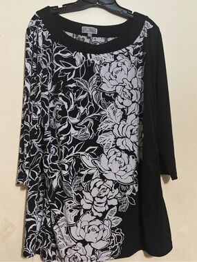 JM Collection Black and White Floral Blouse with Embellishment